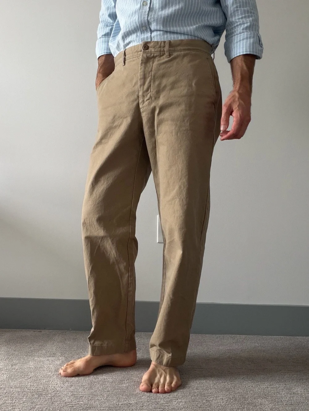 Men's Classic Khaki Straight-Leg Pants